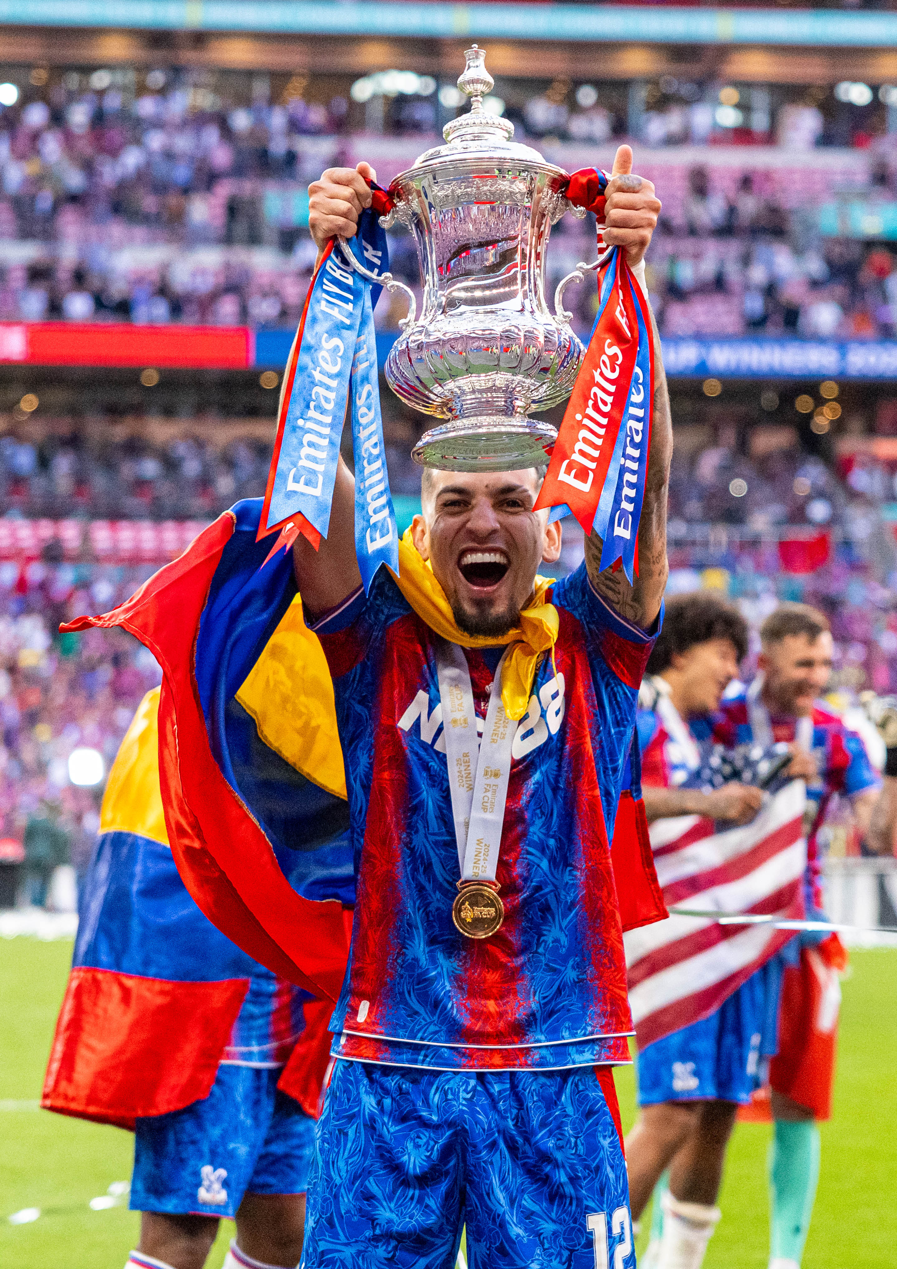 英格兰中场助攻连连,引领球队取得胜利 英格兰中场助攻连连,引领球队取得胜利