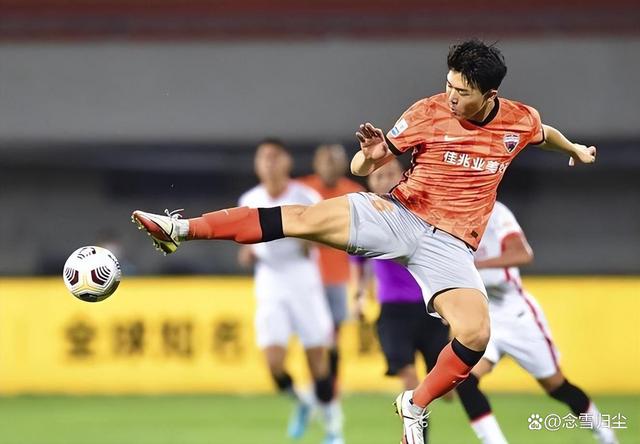 淘汰赛即将打响，球队备战宿敌对手