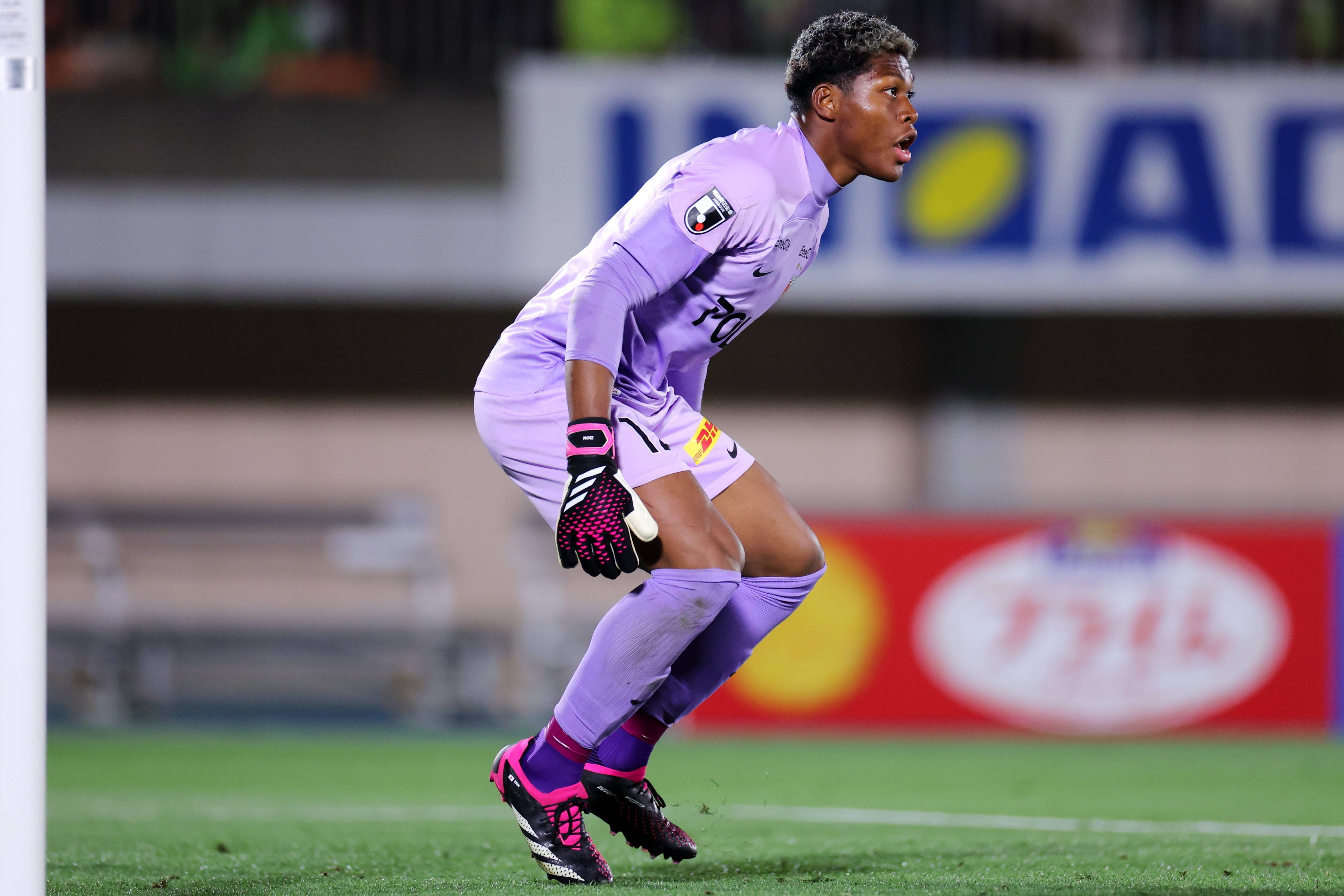 包含都灵门将出色守门，助球队逼平热那亚的词条