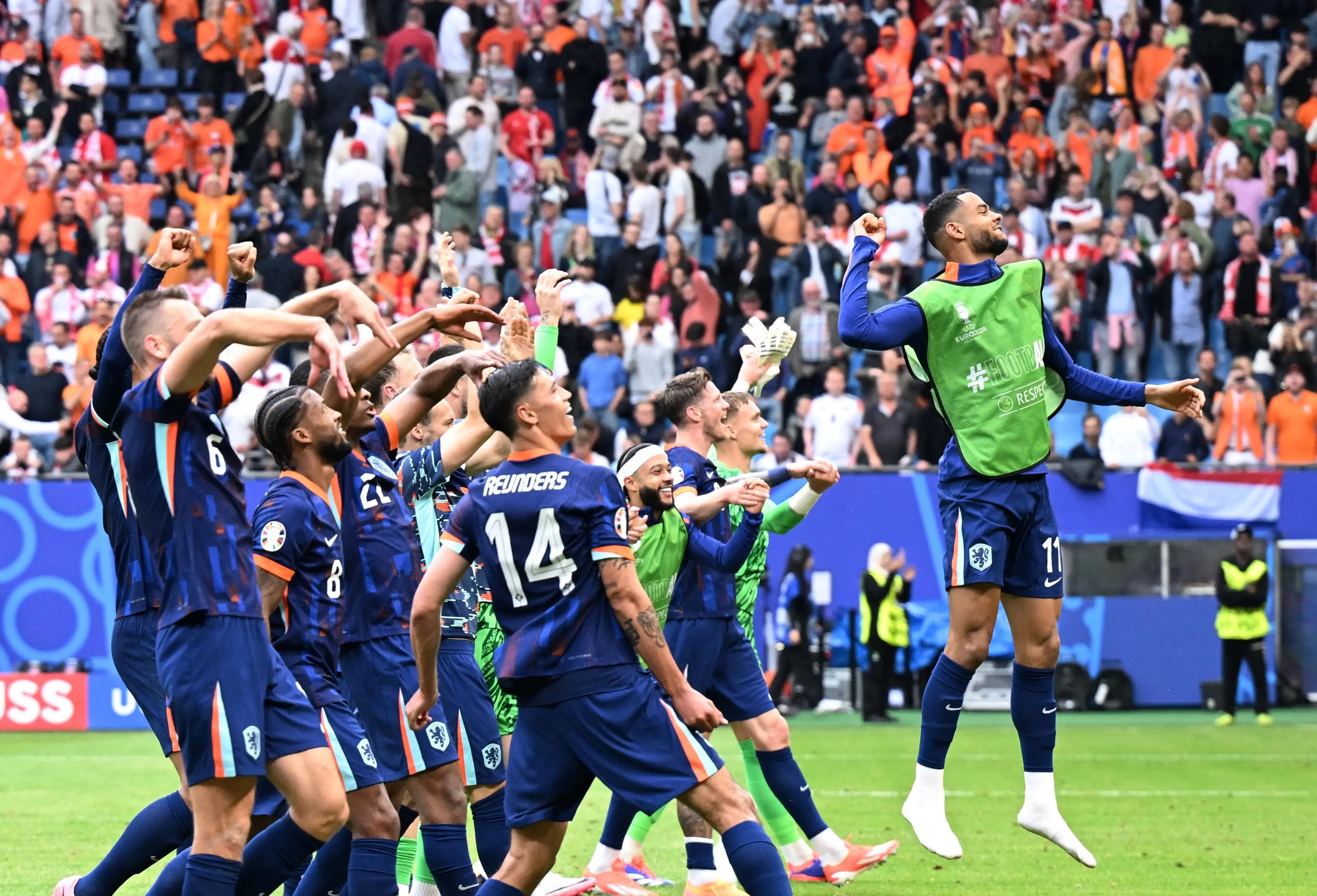 开云体育登录-欧洲杯预选赛热门强队:烽火连天