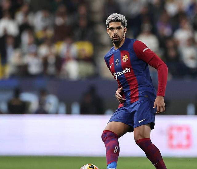 开云体育登录-关于后卫球员在比赛中尽显冷静替换,防守稳健的信息