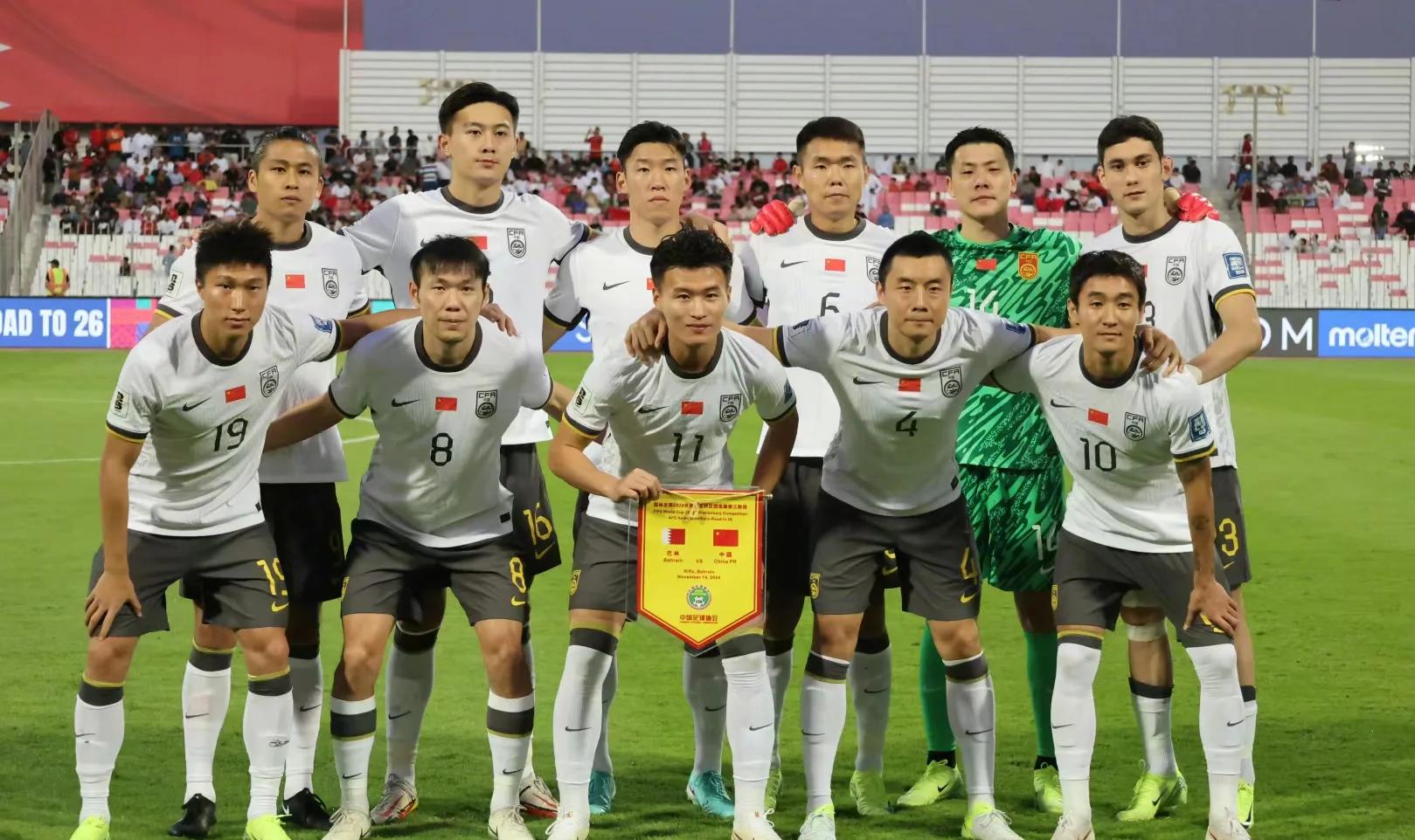 中国足球职业赛事激烈进行中,球队奋力拼搏求胜的简单介绍 中国足球职业赛事激烈进行中,球队奋力拼搏求胜的简单介绍