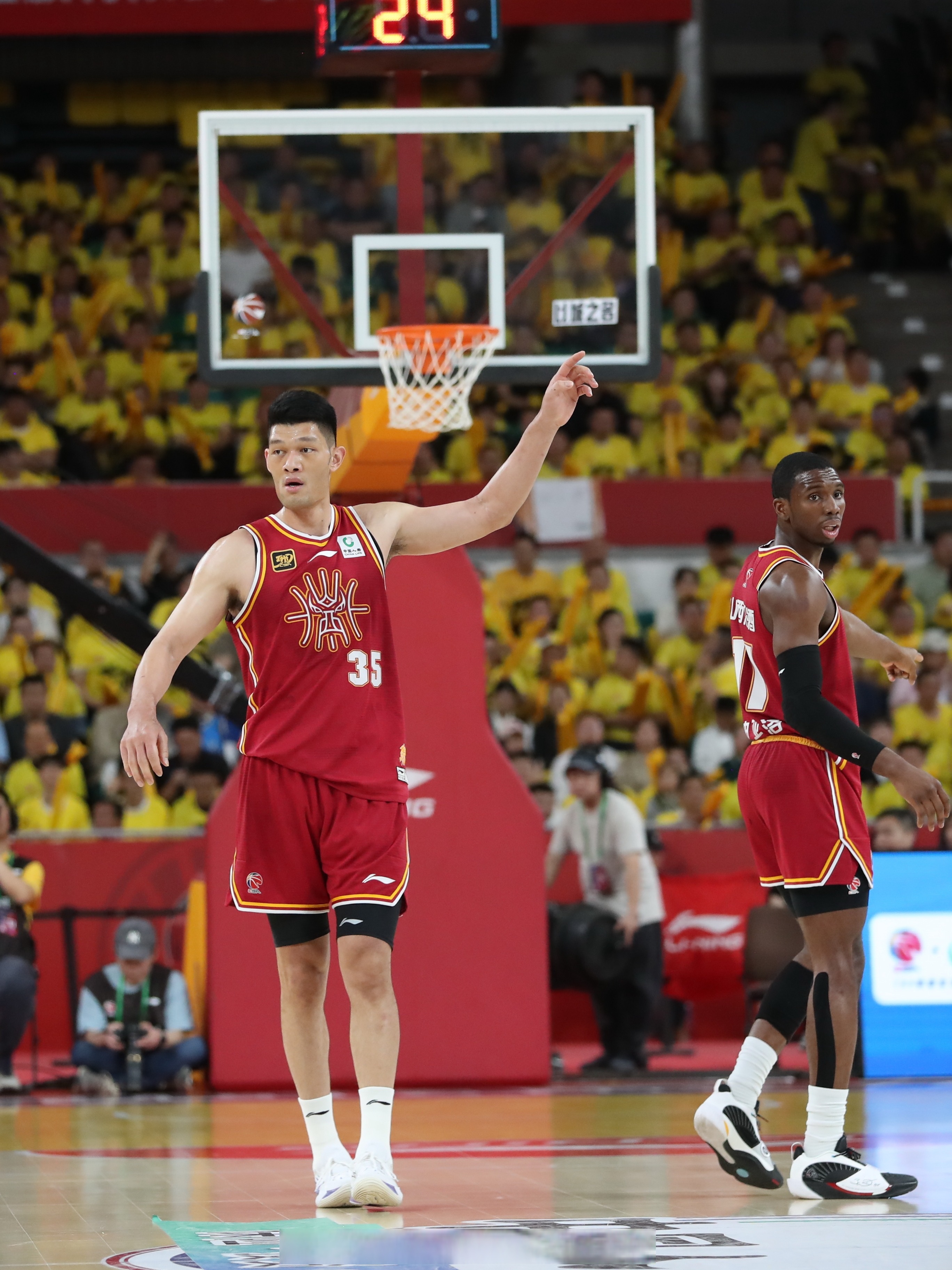 开云体育app-北区球员为晋级下一轮比赛而努力的简单介绍