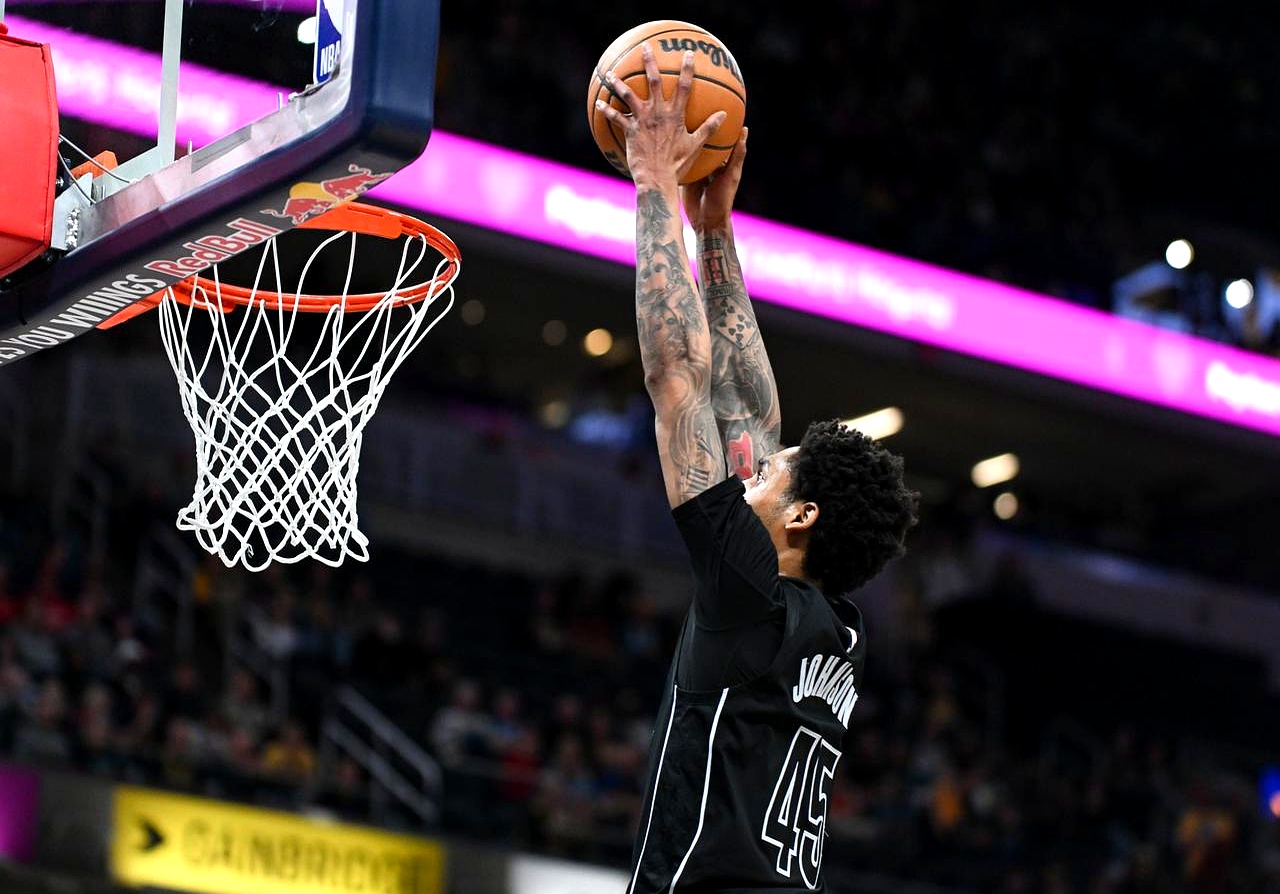 篮网双核合砍分,狂胜独行侠,士气高昂 篮网双核合砍分,狂胜独行侠,士气高昂