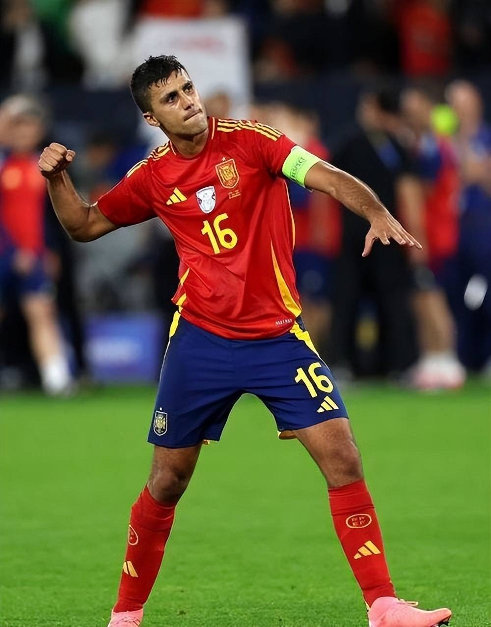 日本完胜曼城,阿尔瓦雷斯状态火热 日本完胜曼城,阿尔瓦雷斯状态火热