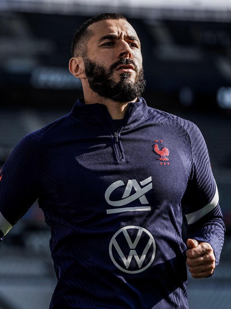 希腊逆转国际米兰，本泽马高光表现