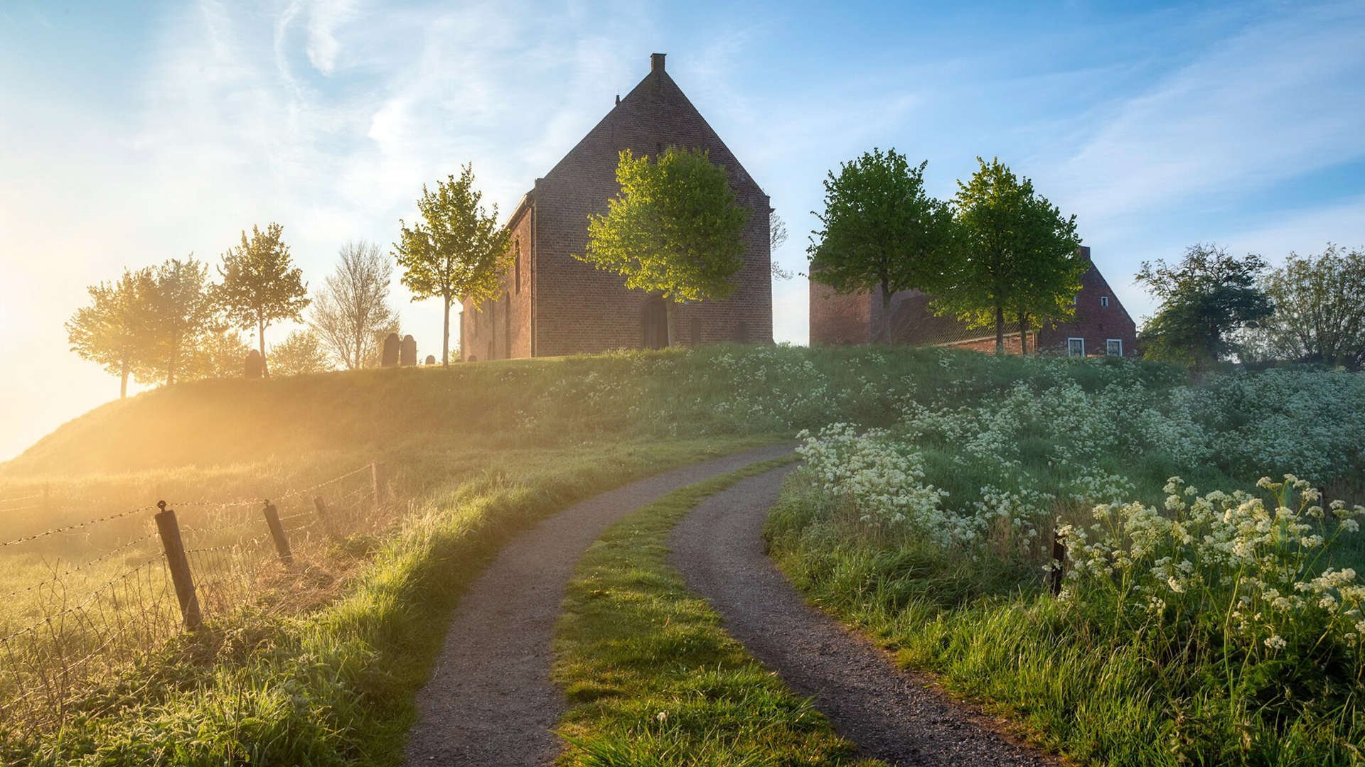 开云体育登录-赛道与绿茵的交响，当F1之夜遇见姆巴佩的节奏统治