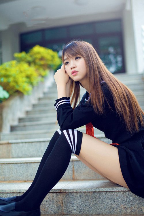 恩比德的个人统治与马刺的体系压制，篮球场上的两种征服方式