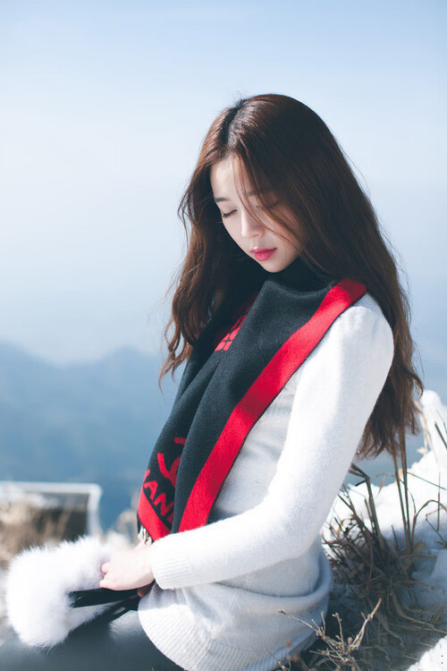 欧冠决赛之夜，拉文完成三次点球，罚向天空、罚向过去、罚向自己